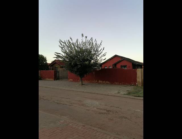 2 BEDROOM HOUSE FOR SALE IN UNITAS PARK